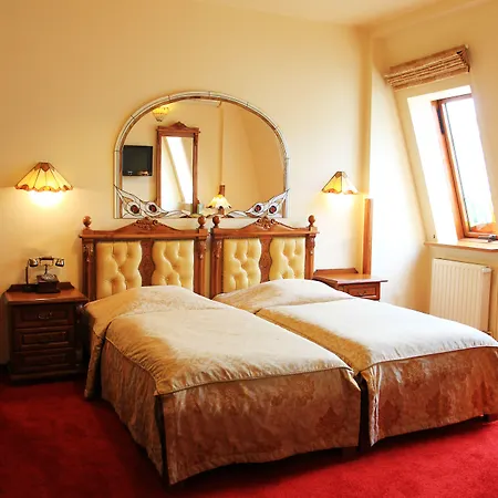 Mat's 3* بوزنان
