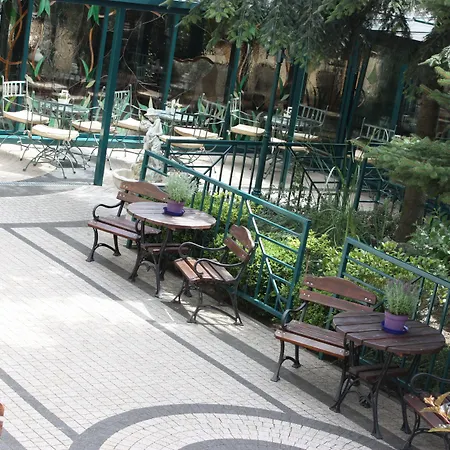 Готель Mat's 3*