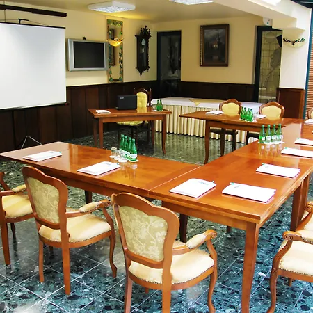 Готель Mat's Познань