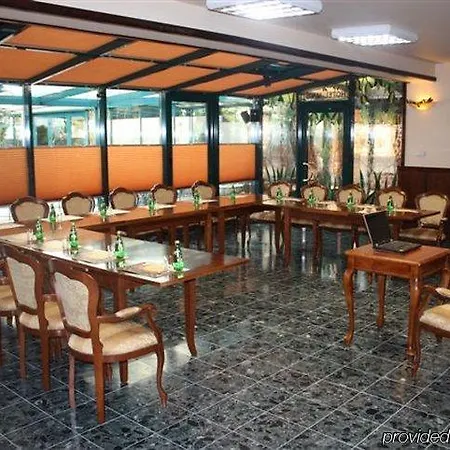 Mat's Otel Poznan