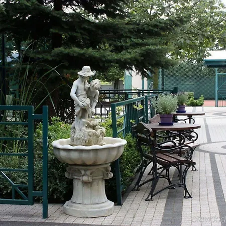 Mat's Otel Poznan